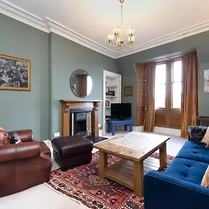 Joivy Old Town 1-bed With Stunning Views , Edinburgh United Kingdom